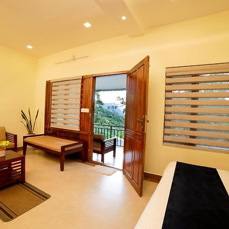 Golden Fern Resort Kanthalloor エクステリア 写真