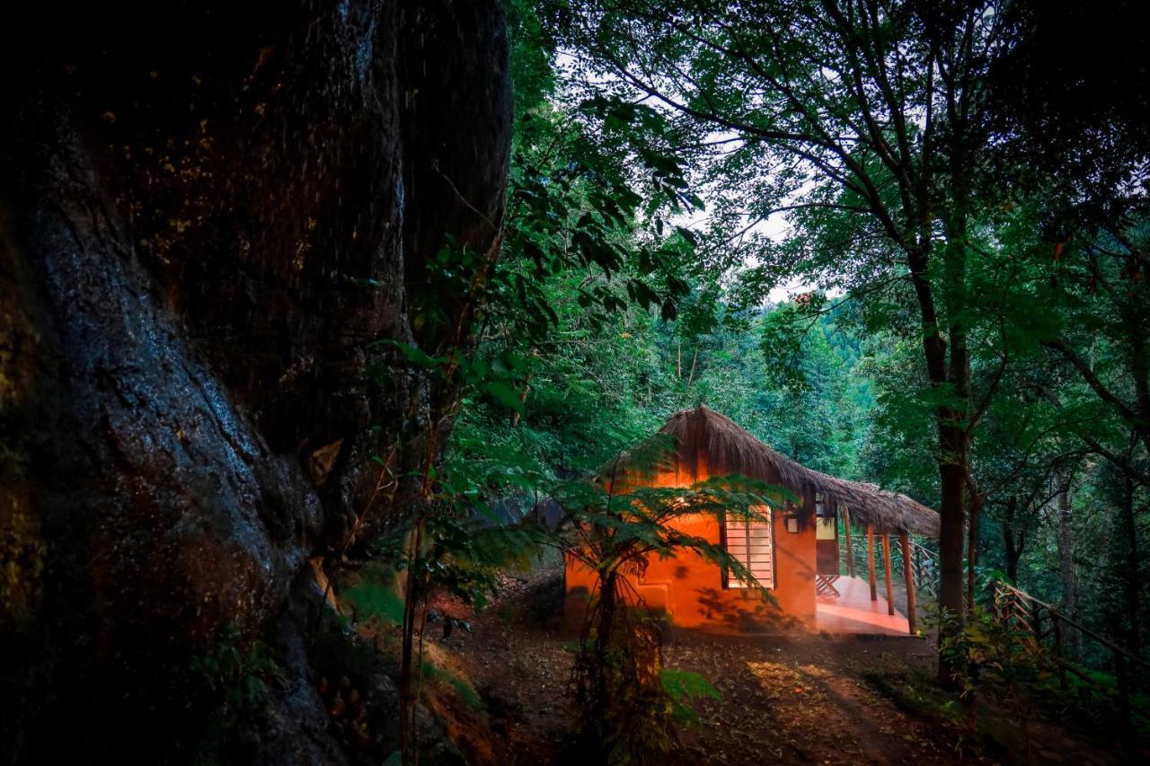 Golden Fern Resort Kanthalloor エクステリア 写真
