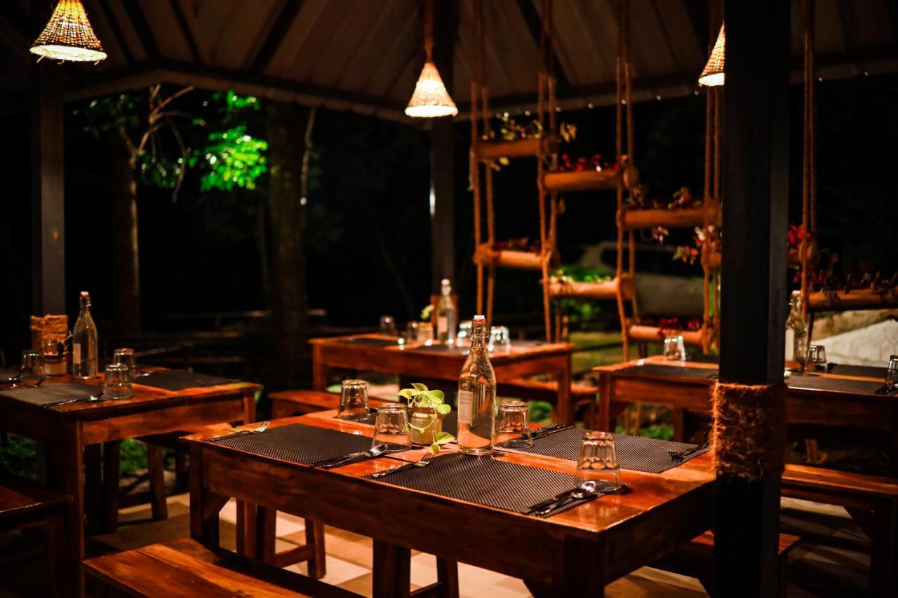 Golden Fern Resort Kanthalloor エクステリア 写真