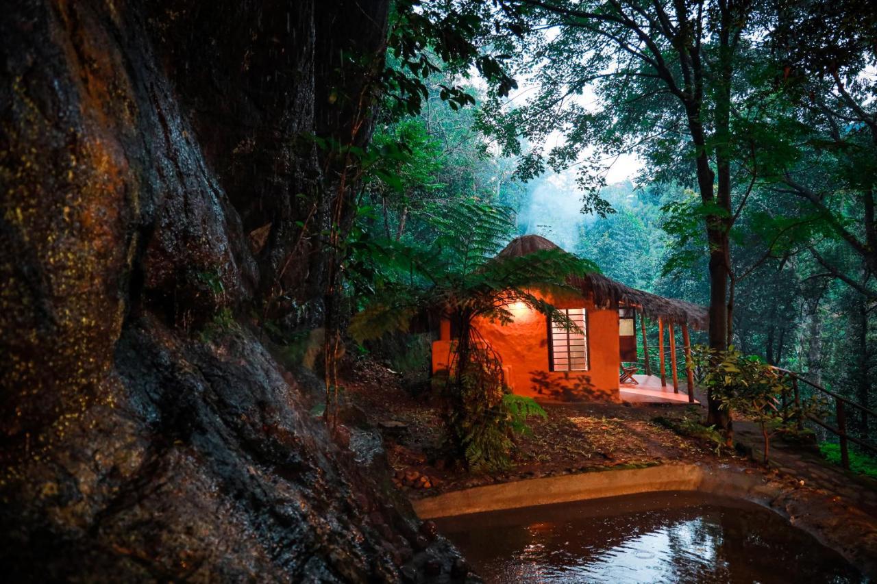 Golden Fern Resort Kanthalloor エクステリア 写真