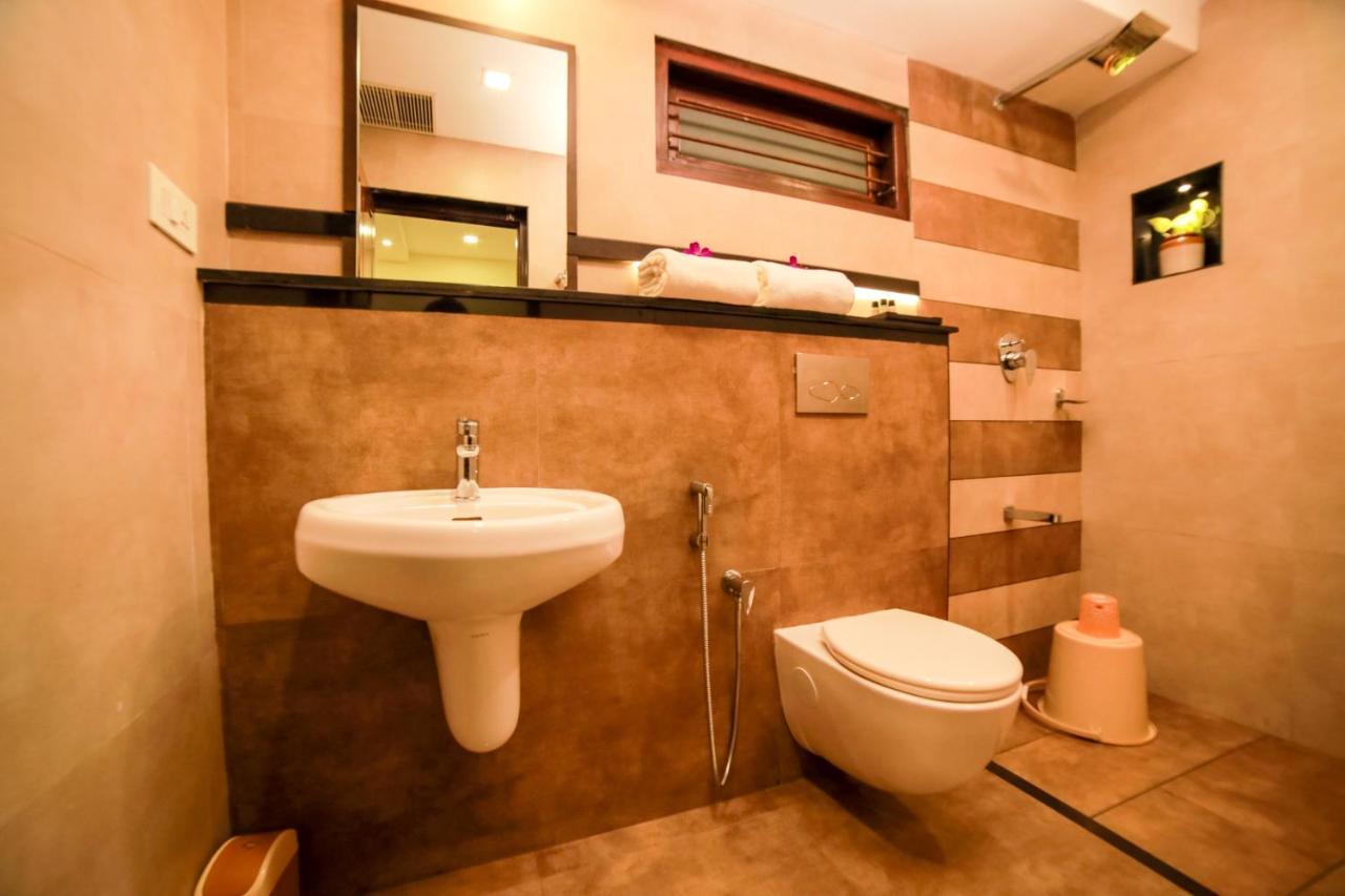 Golden Fern Resort Kanthalloor エクステリア 写真
