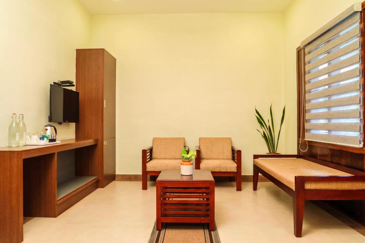 Golden Fern Resort Kanthalloor エクステリア 写真
