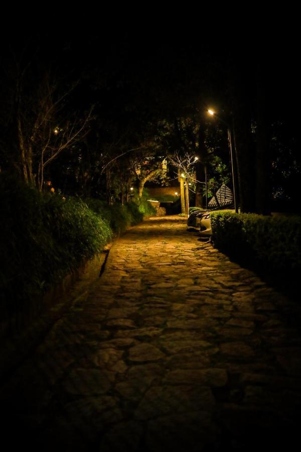 Golden Fern Resort Kanthalloor エクステリア 写真