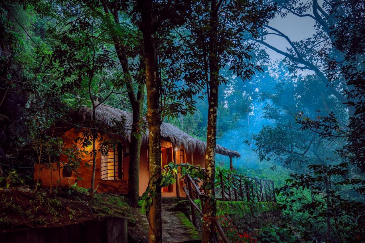 Golden Fern Resort Kanthalloor エクステリア 写真